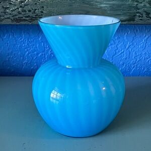 Vintage Fenton Beautiful Blue Swirl Glass Vase
